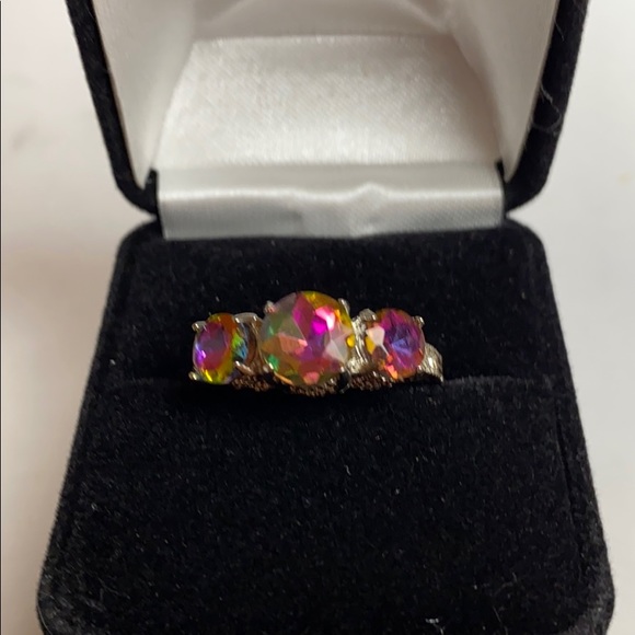 Magnificent three stone Mystic Topaz Sz 8 - Picture 7 of 7